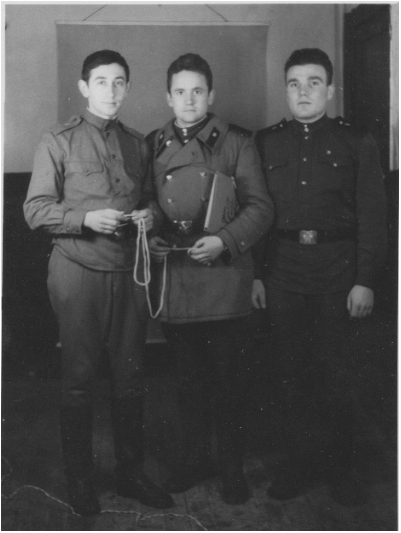 Слева: В. Литвак, В. Омельченко, А. Махиня, 1965 г.